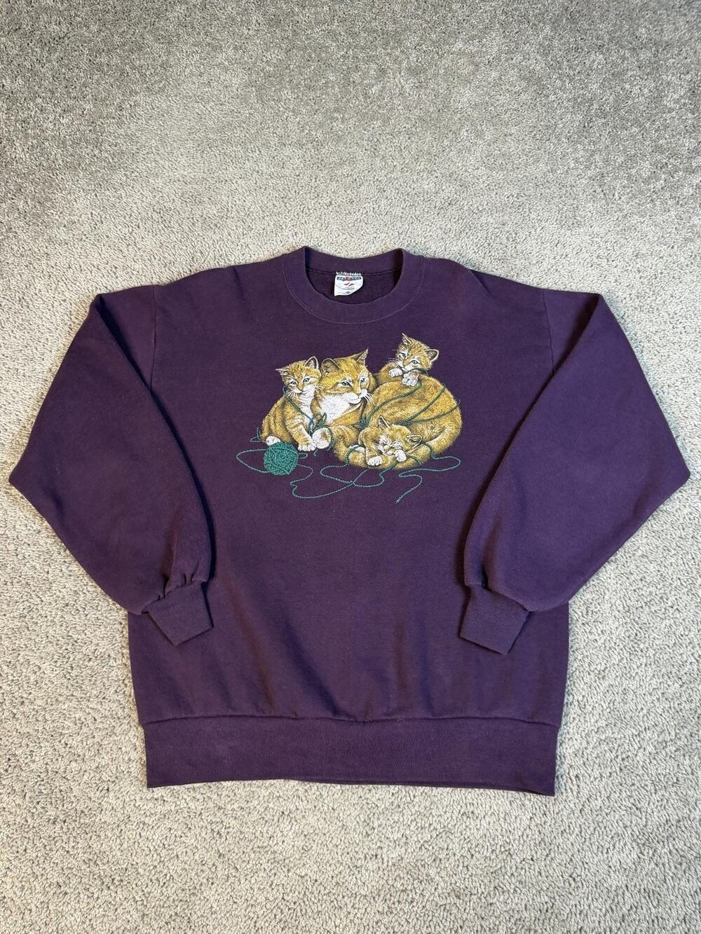 Vintage Cats Sweatshirt Womens L Yarn Kittens Purple Pullover Fleece Graphic